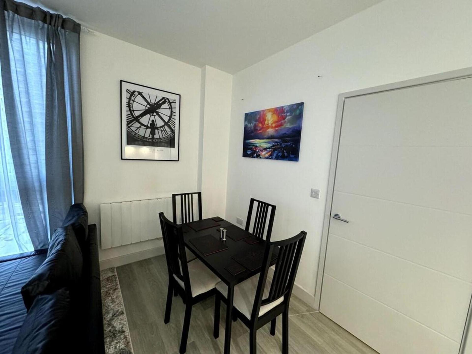 Cozy Bracknell Apartment With Modern Amenities Exterior photo